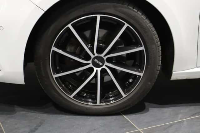 Renault Mégane E-Tech (2020) thumbnail 5