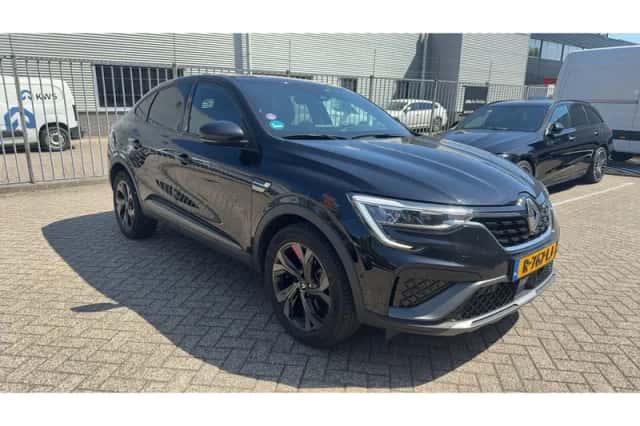 Renault Arkana (2022) thumbnail 2