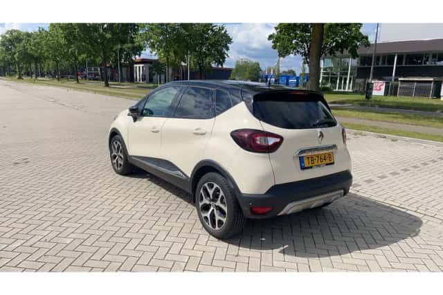 Renault Captur (2018) thumbnail 2