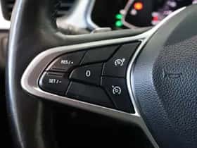 Renault Captur (2022) thumbnail 16