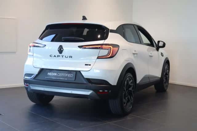 Renault Captur (2025) thumbnail 2