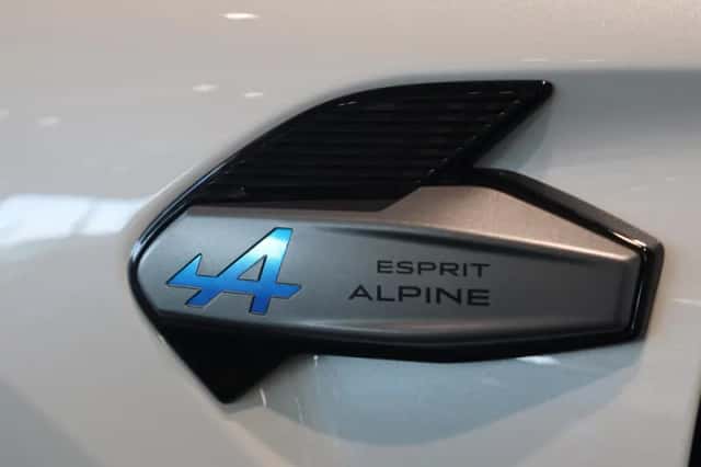 Renault Captur (2025) thumbnail 6
