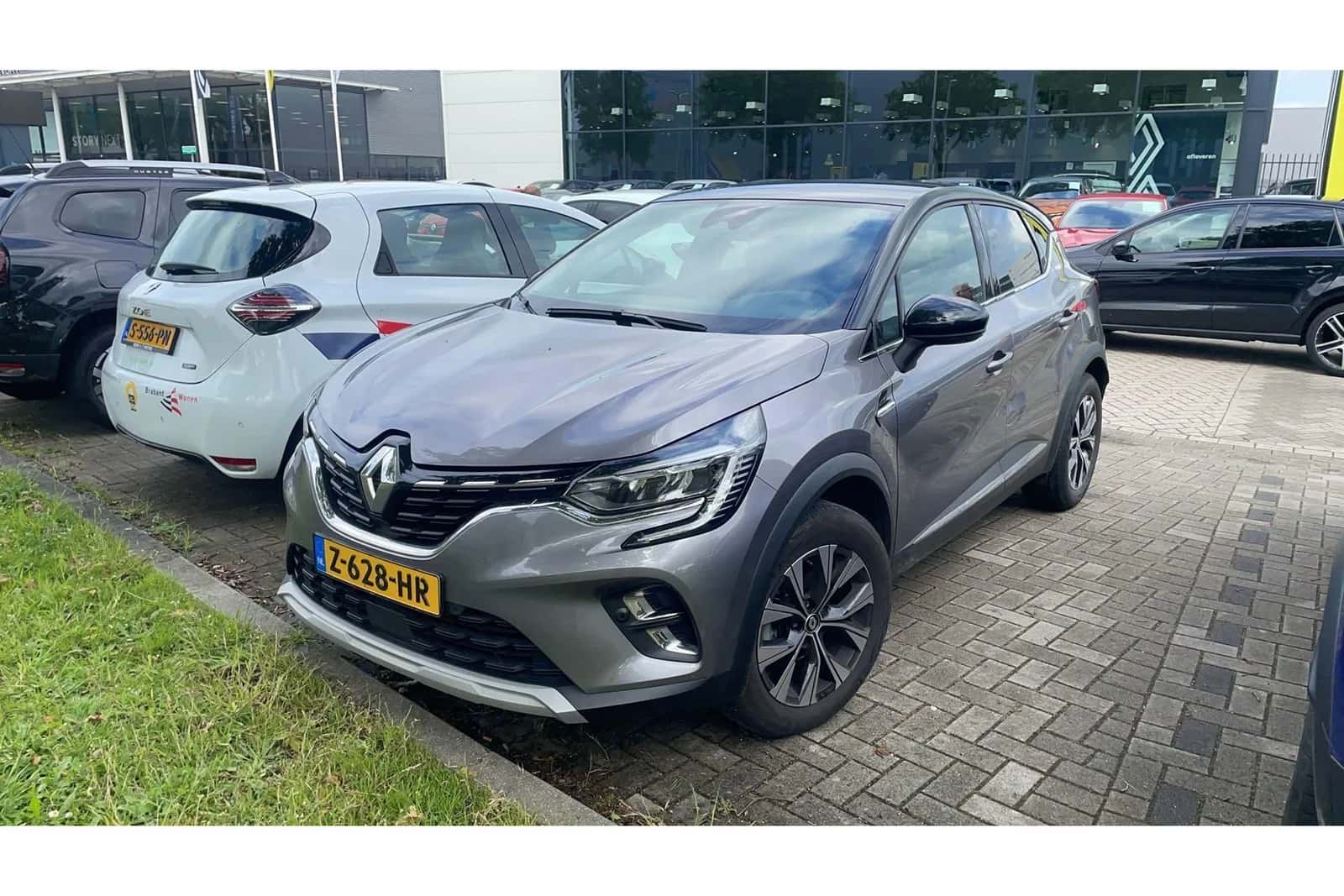 Renault Captur (2023) — foto 1