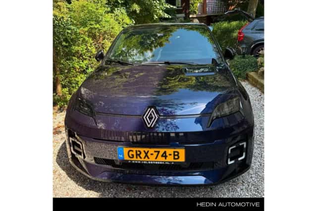 Renault 5 (2024) thumbnail 1