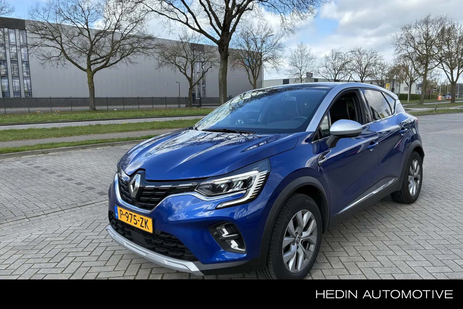 Renault Captur (2022) — foto 1
