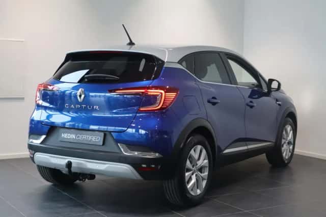 Renault Captur (2022) thumbnail 2