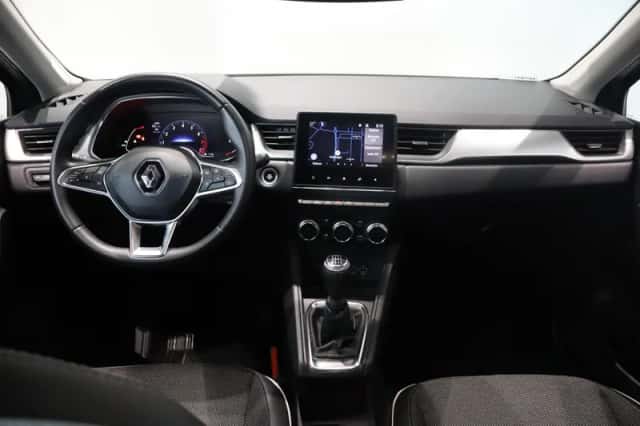 Renault Captur (2022) thumbnail 3