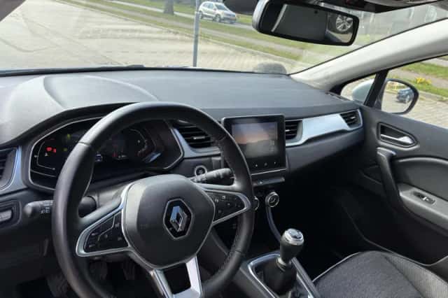 Renault Captur (2022) thumbnail 8