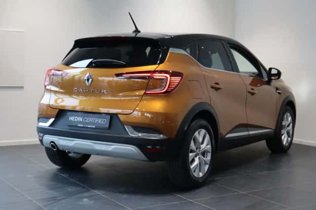 Renault Captur (2021) thumbnail 2