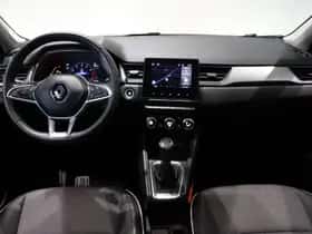 Renault Captur (2021) thumbnail 3