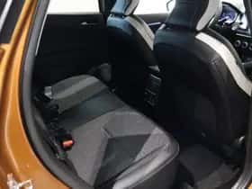 Renault Captur (2021) thumbnail 23