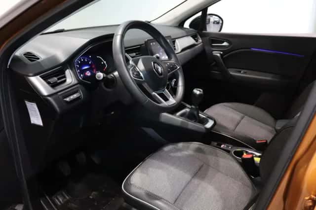 Renault Captur (2021) thumbnail 9