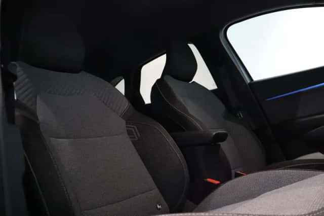 Renault Captur (2025) thumbnail 32