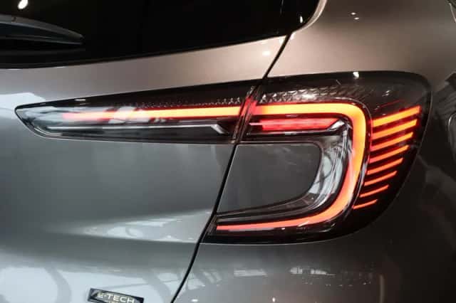 Renault Captur (2025) thumbnail 6