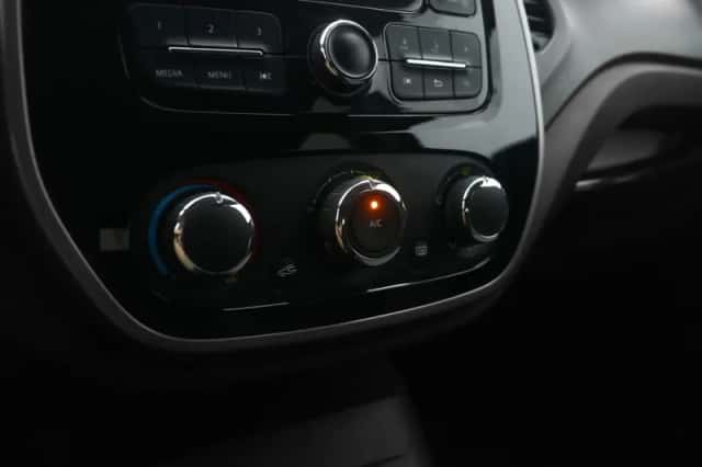 Renault Captur (2015) thumbnail 12