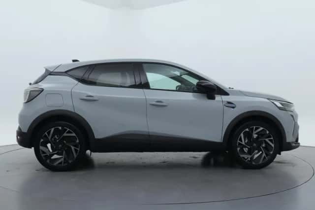 Renault Captur (2025) thumbnail 2