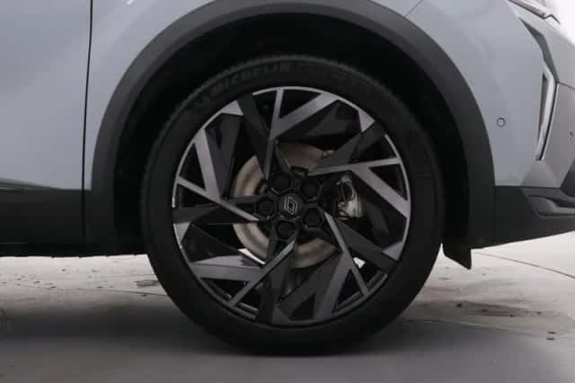 Renault Captur (2025) thumbnail 5