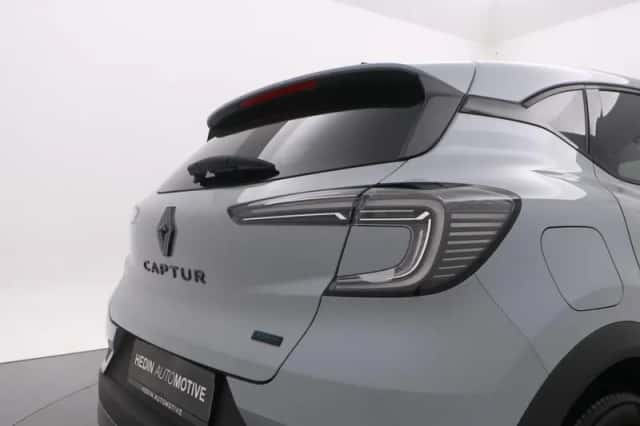 Renault Captur (2025) thumbnail 6