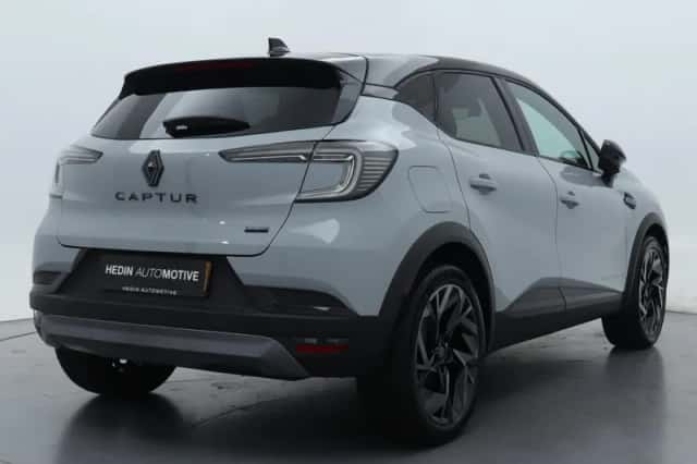 Renault Captur (2025) thumbnail 2
