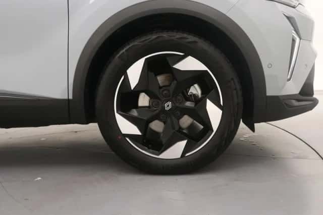 Renault Captur (2025) thumbnail 5