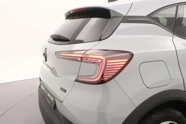 Renault Captur (2025) thumbnail 6