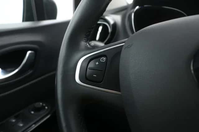 Renault Captur (2017) thumbnail 16