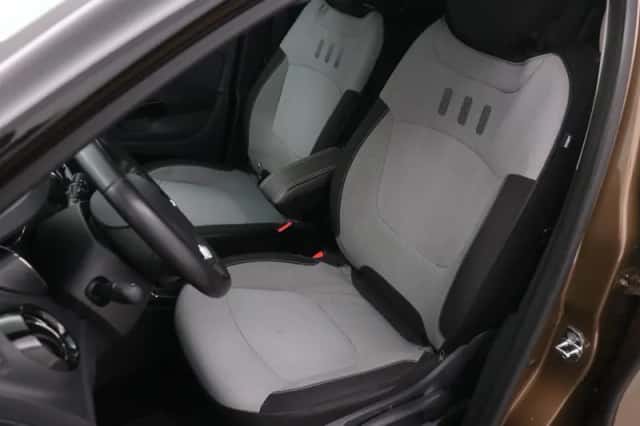 Renault Captur (2017) thumbnail 18