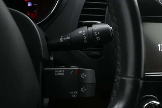 Renault Captur (2017) thumbnail 28