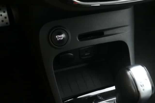 Renault Captur (2017) thumbnail 31