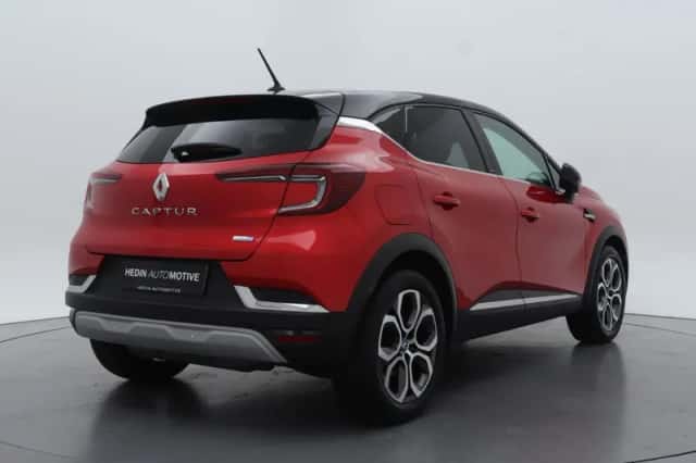 Renault Captur (2021) thumbnail 2
