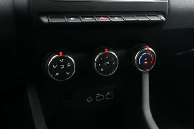 Renault Clio (2024) thumbnail 13
