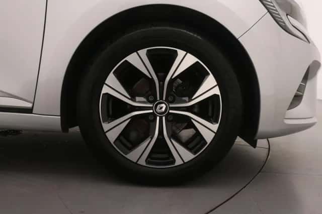 Renault Clio (2022) thumbnail 4