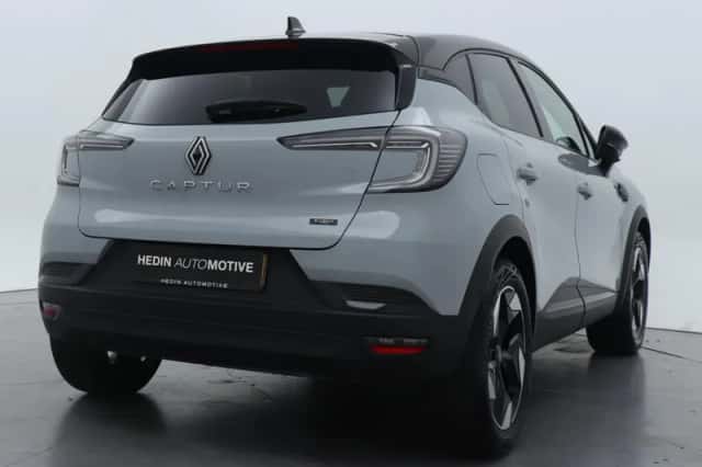 Renault Captur (2025) thumbnail 2