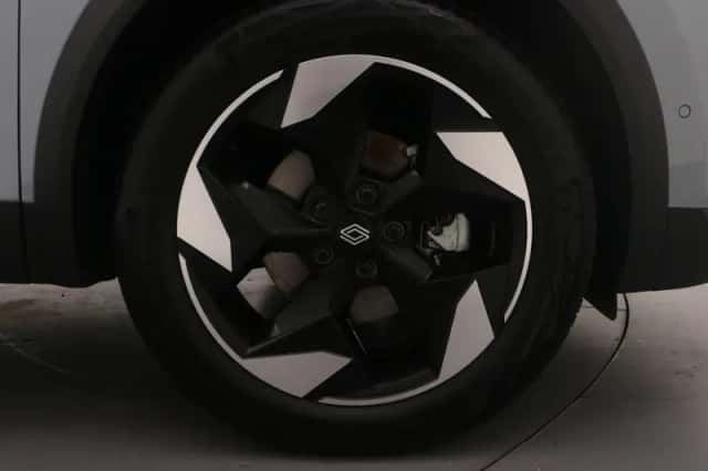 Renault Captur (2025) thumbnail 5