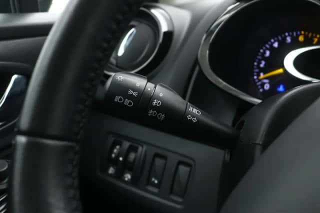 Renault Clio (2014) thumbnail 17