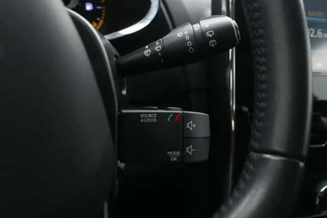 Renault Clio (2014) thumbnail 18