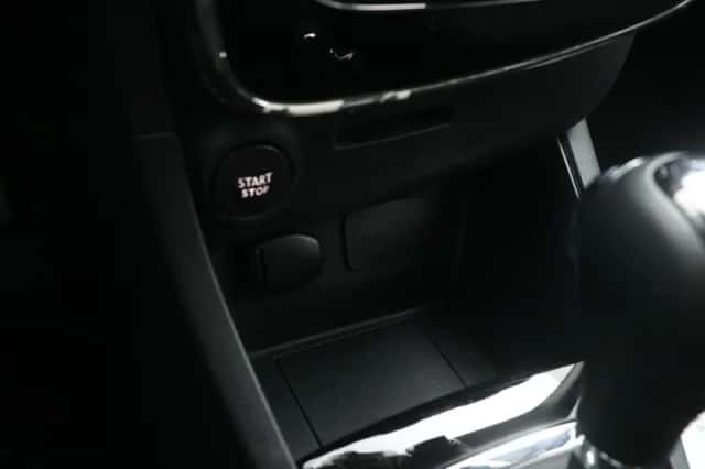 Renault Clio (2014) thumbnail 23