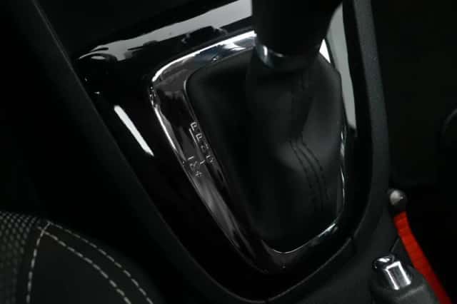 Renault Clio (2014) thumbnail 25