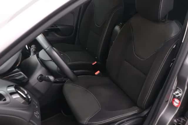 Renault Clio (2014) thumbnail 27
