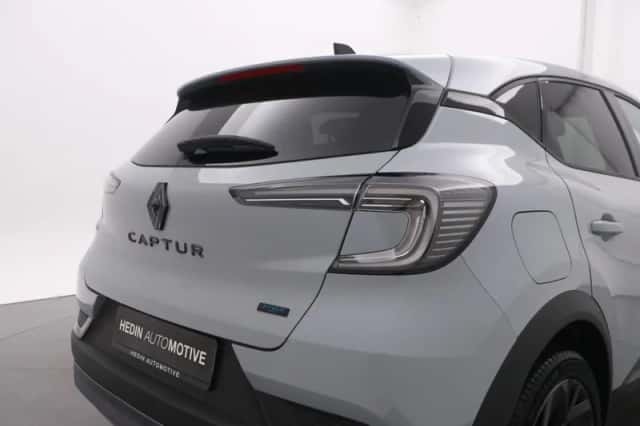Renault Captur (2025) thumbnail 6