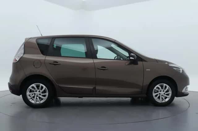 Renault Scénic (2016) thumbnail 23