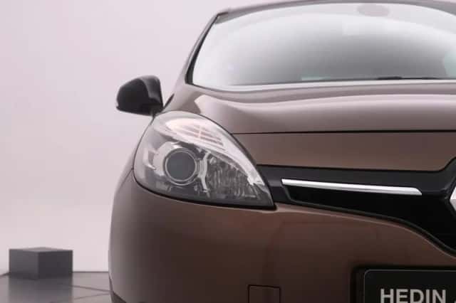 Renault Scénic (2016) thumbnail 25