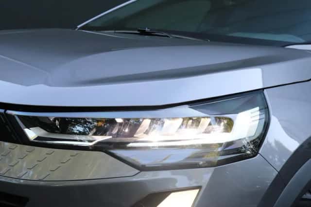 Renault Captur (2025) thumbnail 6