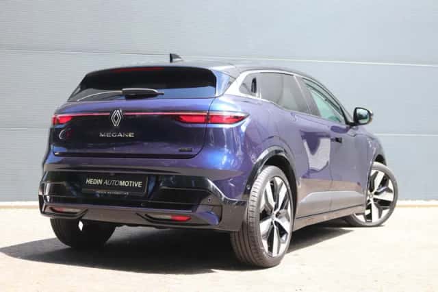 Renault Mégane E-Tech (2023) thumbnail 2