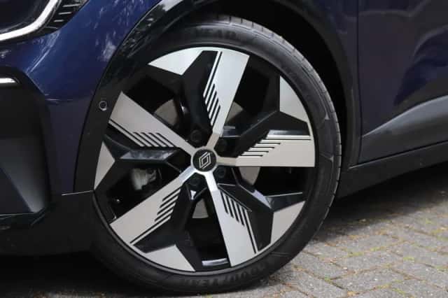 Renault Mégane E-Tech (2023) thumbnail 5