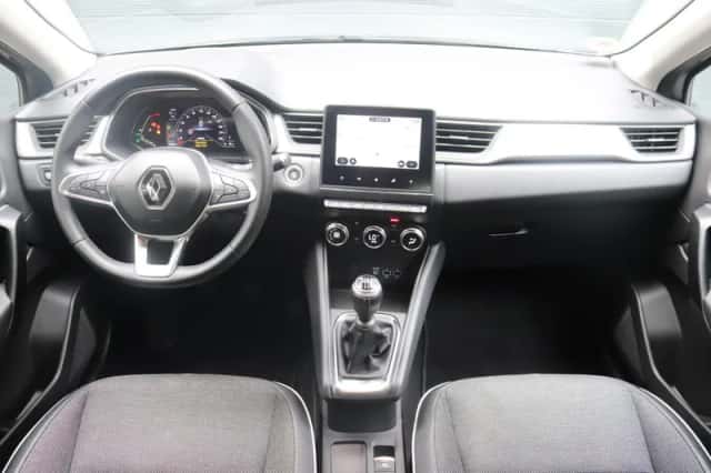 Renault Captur (2021) thumbnail 3