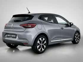 Renault Clio (2023) thumbnail 2