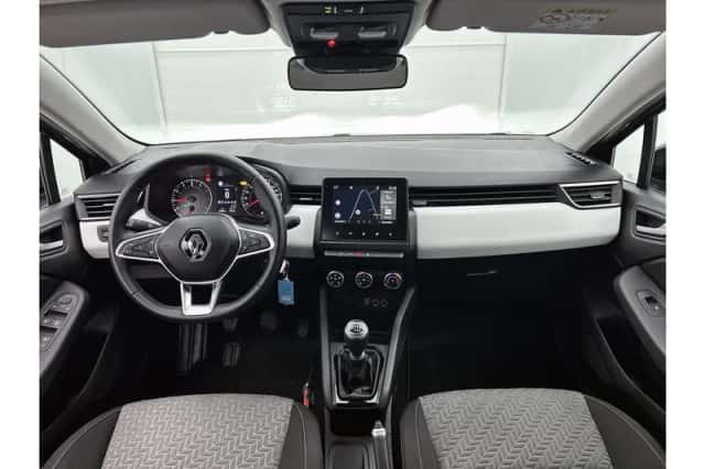 Renault Clio (2023) thumbnail 3