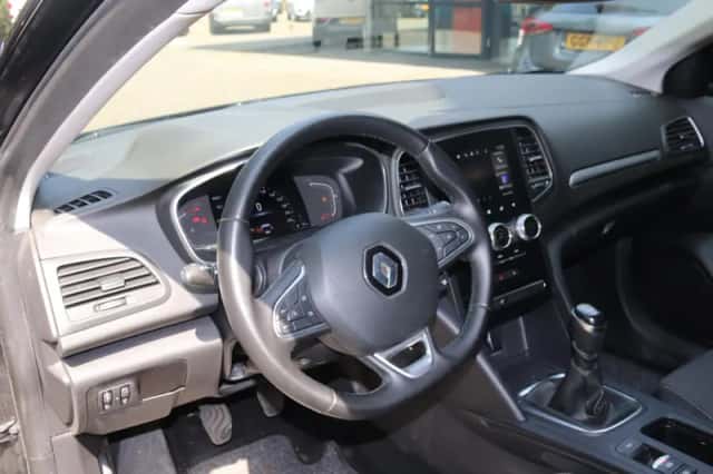 Renault Mégane (2023) thumbnail 3