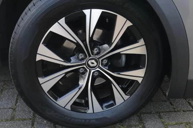 Renault Captur (2022) thumbnail 5